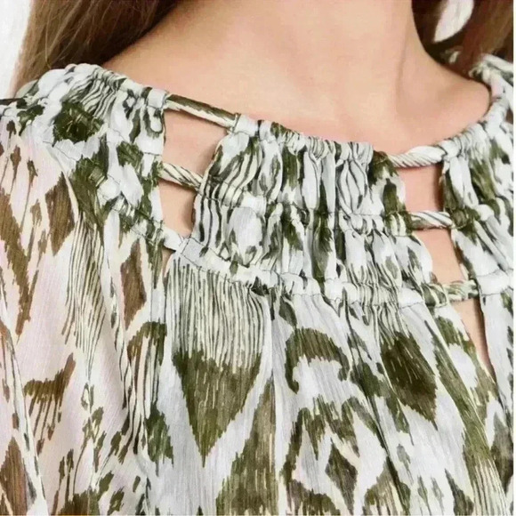 🆕 NWT MISA Los Angeles Crewneck
Printed Mini Mercy dress Size: Small - Picture 10 of 11